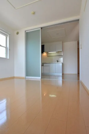 のマンスリーマンション・ウィークリーマンション「グランツオーヴェルⅠ 101・洋室(No.1318138)」メイン画像