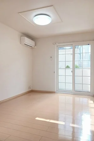 のマンスリーマンション・ウィークリーマンション「ヴィラ　チェリーブロッサム 102・洋室(No.1318139)」メイン画像