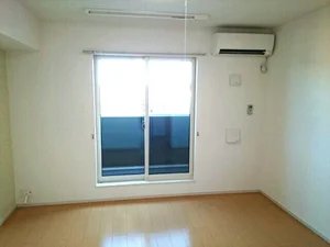 のマンスリーマンション・ウィークリーマンション「シャンモンターニュ　Ⅲ 202・洋室(No.1318547)」メイン画像