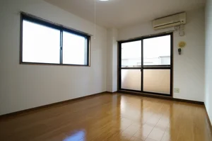 のマンスリーマンション・ウィークリーマンション「ヒルサイドハウスカメイ 101・洋室(No.1318615)」メイン画像