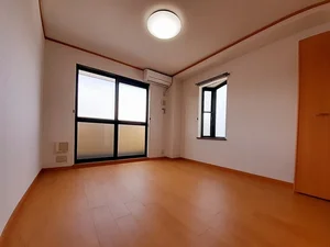 のマンスリーマンション・ウィークリーマンション「セレーノ鎌田 204・洋室(No.1318804)」メイン画像