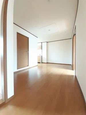 のマンスリーマンション・ウィークリーマンション「プリムヴェール　Ｂ 202・洋室(No.1319268)」メイン画像