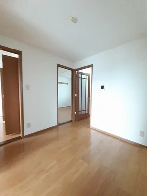 のマンスリーマンション・ウィークリーマンション「ラフィーネＤ 203・洋室(No.1319500)」メイン画像