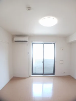 のマンスリーマンション・ウィークリーマンション「アムール・クロワール　Ａ 101・洋室(No.1319571)」メイン画像