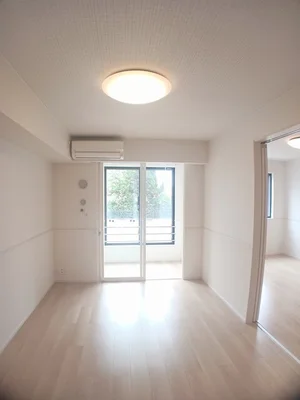 のマンスリーマンション・ウィークリーマンション「ヒカルサ境港渡町イースト 102・洋室(No.1319592)」メイン画像