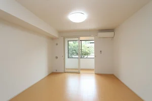 のマンスリーマンション・ウィークリーマンション「ＦｌｏｕｒｉｓｈＩｎニイザキⅡ 104・洋室(No.1319829)」メイン画像