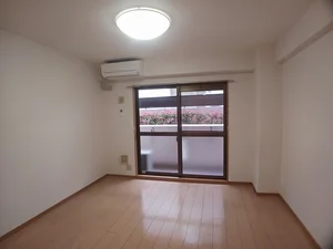 兵庫県のマンスリーマンション・ウィークリーマンション「セイバリー仁川 102・洋室(No.1320021)」メイン画像