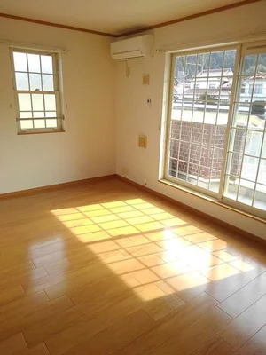 のマンスリーマンション・ウィークリーマンション「シューペルヴ・ロジュマン 203・洋室(No.1320127)」メイン画像