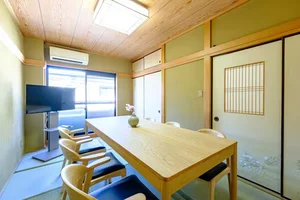 東京情報デザイン専門職大学周辺のマンスリーマンション・ウィークリーマンション「【戸建て貸切✨】F-City 中葛西Ⅲ 📌無料Wi-Fi/最大9名の広々快適/独立洗面 戸建て(No.1320437)」メイン画像