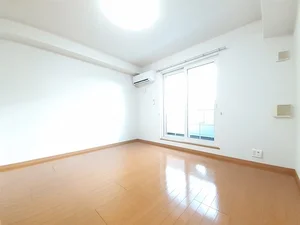 のマンスリーマンション・ウィークリーマンション「クリスマスローズＣ 202・洋室(No.1322184)」メイン画像