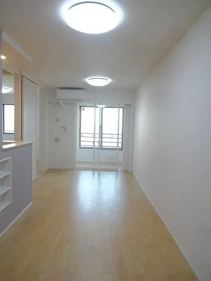 のマンスリーマンション・ウィークリーマンション「Ａｎｔａｒｅｓ 202・洋室(No.1322299)」メイン画像