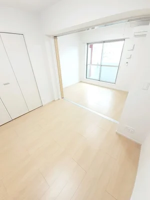 のマンスリーマンション・ウィークリーマンション「ＣＯＣＯ　ＨＯＵＳＥ 303・洋室(No.1322304)」メイン画像