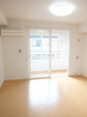 のマンスリーマンション・ウィークリーマンション「カーサ　レガーロⅠ 202・洋室(No.1322371)」メイン画像