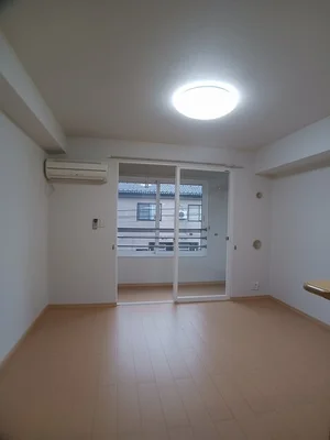 のマンスリーマンション・ウィークリーマンション「カーサ　レガーロⅠ 202・洋室(No.1322371)」メイン画像