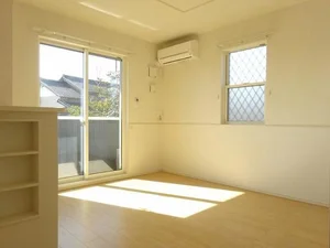 楚原駅（三重県）のマンスリーマンション・ウィークリーマンション「ラウレア　Ｋ，Ｓ 103・洋室(No.1322454)」メイン画像