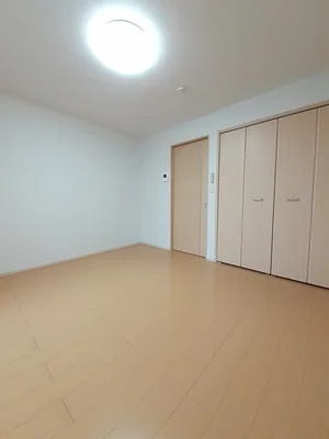 のマンスリーマンション・ウィークリーマンション「プリムローズ　Ａ 103・洋室(No.1322582)」メイン画像