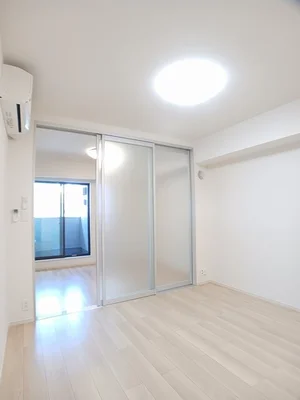 のマンスリーマンション・ウィークリーマンション「ラフレシャンタン　さいか 202・洋室(No.1322594)」メイン画像