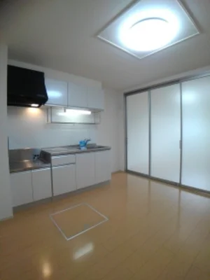 のマンスリーマンション・ウィークリーマンション「ソラーレⅠ 102・洋室(No.1322609)」メイン画像