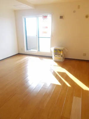 のマンスリーマンション・ウィークリーマンション「クラール山の手壱番館 302・洋室(No.1322833)」メイン画像