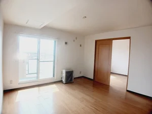 のマンスリーマンション・ウィークリーマンション「クラール山の手壱番館 302・洋室(No.1322833)」メイン画像