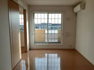 のマンスリーマンション・ウィークリーマンション「ＫーＨＯＵＳＥー２ 202・洋室(No.1322978)」メイン画像