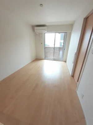 のマンスリーマンション・ウィークリーマンション「ラネ・ド・シアンＢ 102・洋室(No.1323099)」メイン画像