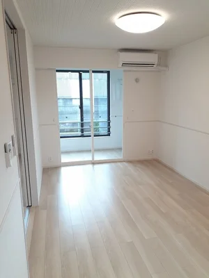 のマンスリーマンション・ウィークリーマンション「フェニーチェ　ミナ　Ⅱ 102・洋室(No.1323207)」メイン画像