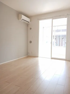 のマンスリーマンション・ウィークリーマンション「アン・ドゥ・トロワ　Ⅰｅｒ 102・洋室(No.1323222)」メイン画像