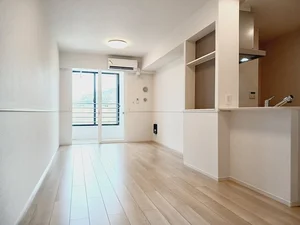 のマンスリーマンション・ウィークリーマンション「デュエパラッツォ岩田東 203・洋室(No.1323485)」メイン画像