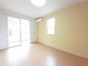 のマンスリーマンション・ウィークリーマンション「ヒルサイドハウス　ガーデン 102・洋室(No.1323542)」メイン画像