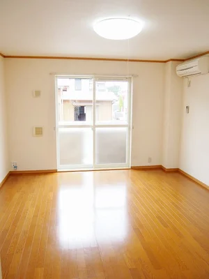 のマンスリーマンション・ウィークリーマンション「Ｖｉｌｌａ原松 107・洋室(No.1325745)」メイン画像