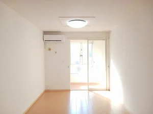 のマンスリーマンション・ウィークリーマンション「グランＭＩＫＩ　１ 101・洋室(No.1325758)」メイン画像