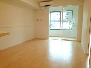 のマンスリーマンション・ウィークリーマンション「Ｃｕｏｒｅ（クオレ）　Ｂ 102・洋室(No.1325805)」メイン画像