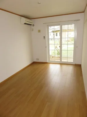 宇佐市のマンスリーマンション・ウィークリーマンション「ラフィーネ壱番館 102・洋室(No.1326104)」メイン画像