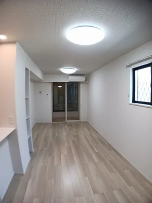 のマンスリーマンション・ウィークリーマンション「アルバカーサ　Ａ 101・洋室(No.1326123)」メイン画像