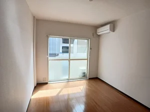 のマンスリーマンション・ウィークリーマンション「ア－ジュ・ド・アヤハ 203・洋室(No.1326301)」メイン画像