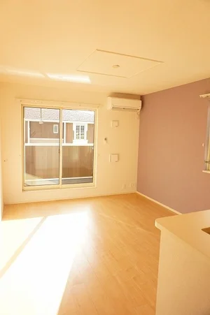 香川県のマンスリーマンション・ウィークリーマンション「ロイヤルフラワーⅠ 201・洋室(No.1326444)」メイン画像