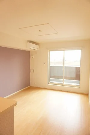 香川県のマンスリーマンション・ウィークリーマンション「ロイヤルフラワーⅡ 203・洋室(No.1326445)」メイン画像