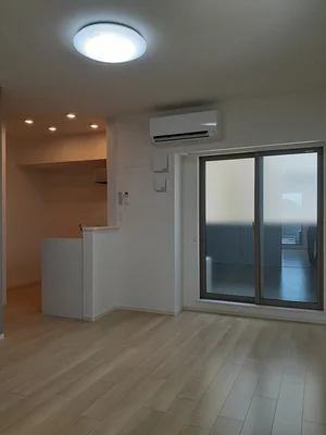 のマンスリーマンション・ウィークリーマンション「Ｆｏｒｅｓｔ　Ｏｎｅ 305・洋室(No.1326921)」メイン画像