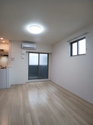 のマンスリーマンション・ウィークリーマンション「Ｆｏｒｅｓｔ　Ｏｎｅ 305・洋室(No.1326921)」メイン画像