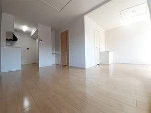 のマンスリーマンション・ウィークリーマンション「ルヴェ　デュ　ソレイユ 202・洋室(No.1327038)」メイン画像