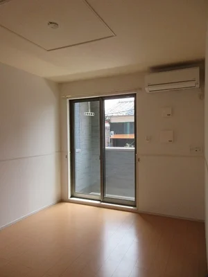 新川駅（愛媛県）のマンスリーマンション・ウィークリーマンション「レジデンスＴ・ＩＹＯ・Ⅱ 102・洋室(No.1327107)」メイン画像