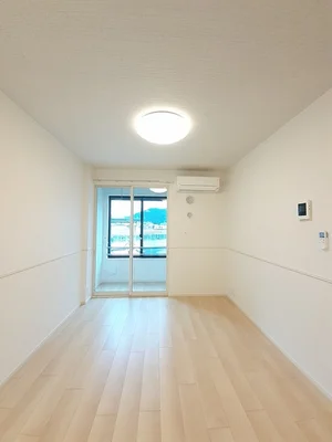 のマンスリーマンション・ウィークリーマンション「カーサ　ベル 102・洋室(No.1327152)」メイン画像