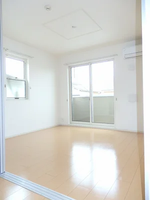 のマンスリーマンション・ウィークリーマンション「ココ・ボニート 101・洋室(No.1327167)」メイン画像