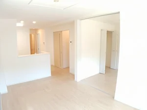 のマンスリーマンション・ウィークリーマンション「エアリーサンシャインⅢ　Ａ 202・洋室(No.1327201)」メイン画像