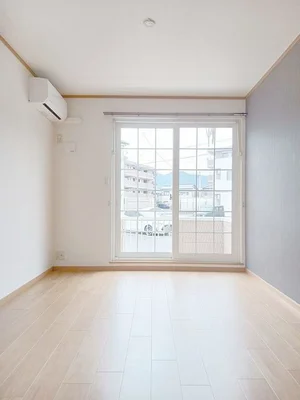 のマンスリーマンション・ウィークリーマンション「ｖｉｌｌａ　ｐｒｉｍｒｏｓｅⅠ 103・洋室(No.1327330)」メイン画像