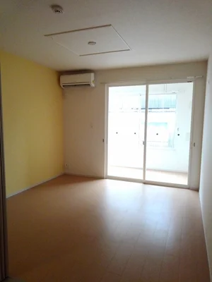 のマンスリーマンション・ウィークリーマンション「エス・フリーデ　Ⅰ 102・洋室(No.1327545)」メイン画像