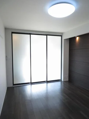 のマンスリーマンション・ウィークリーマンション「メゾンドラプティットゥフォレ 104・洋室(No.1328168)」メイン画像