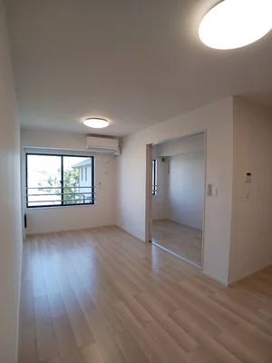 のマンスリーマンション・ウィークリーマンション「Ｔ‘ｓ　Ｒｏｓｅａ 202・洋室(No.1328273)」メイン画像