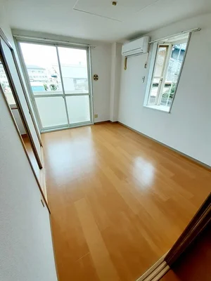 のマンスリーマンション・ウィークリーマンション「カーサ西野 104・洋室(No.1328382)」メイン画像